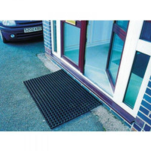 FSMISC FD Rubber Ring Mat 1000x1500mm Black, rubber entrance mat placed outside a glass door to prevent dirt entry.