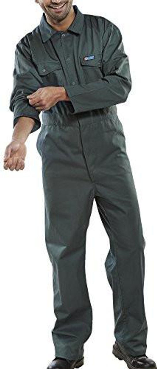 BeeSwift (BEESQ) CLICK BOILERSUIT SPRUCE GREEN 44, man wearing a dark green boiler suit with front pockets and a collar, smiling with arms crossed.