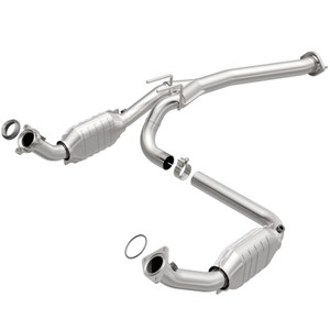 MagnaFlow Direct Fit Catalytic Converter Chevy Express 4.3L/5.4L