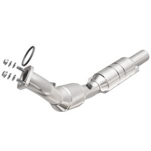 MagnaFlow Direct Fit Catalytic Converter 10-11 Chevy Camaro 3.6L Passenger Side