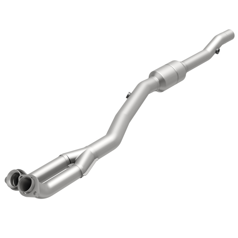 MagnaFlow Direct Fit Catalytic Converter 96-97 BMW 840 4.4L Driver Side