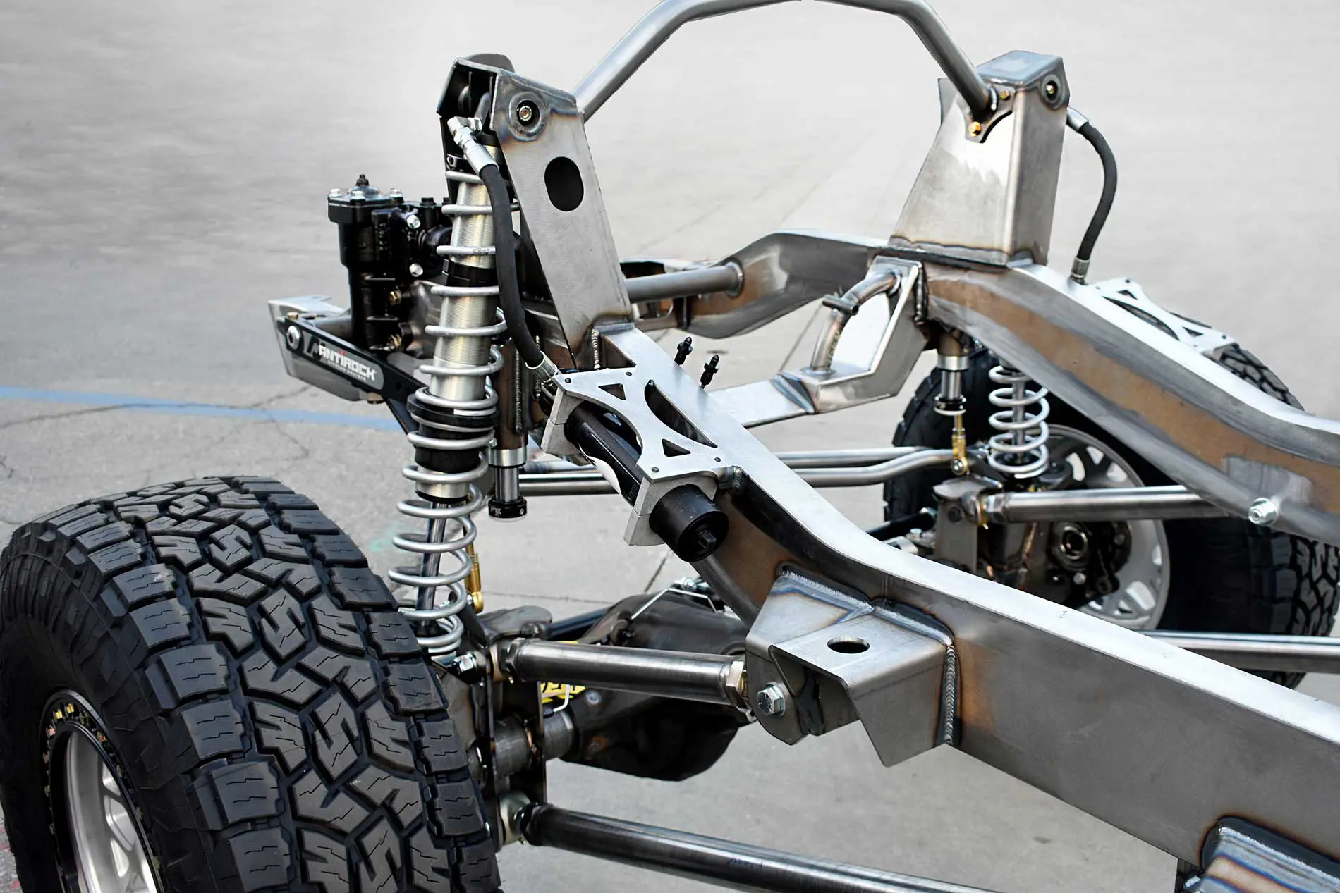 Universal Pro 4×4 Chassis