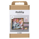 A Modelling Flowers Craft Kit.