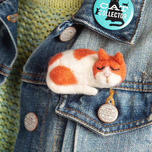 Cat Brooch Mini Needle Felting Kit (1)