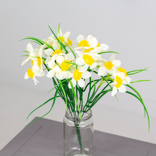 An artificial white Daffodil bunch. An artificial white Daffodil bunch.