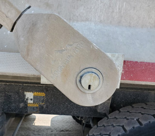 Arm Plug Assembly for Tele (Passenger Side)