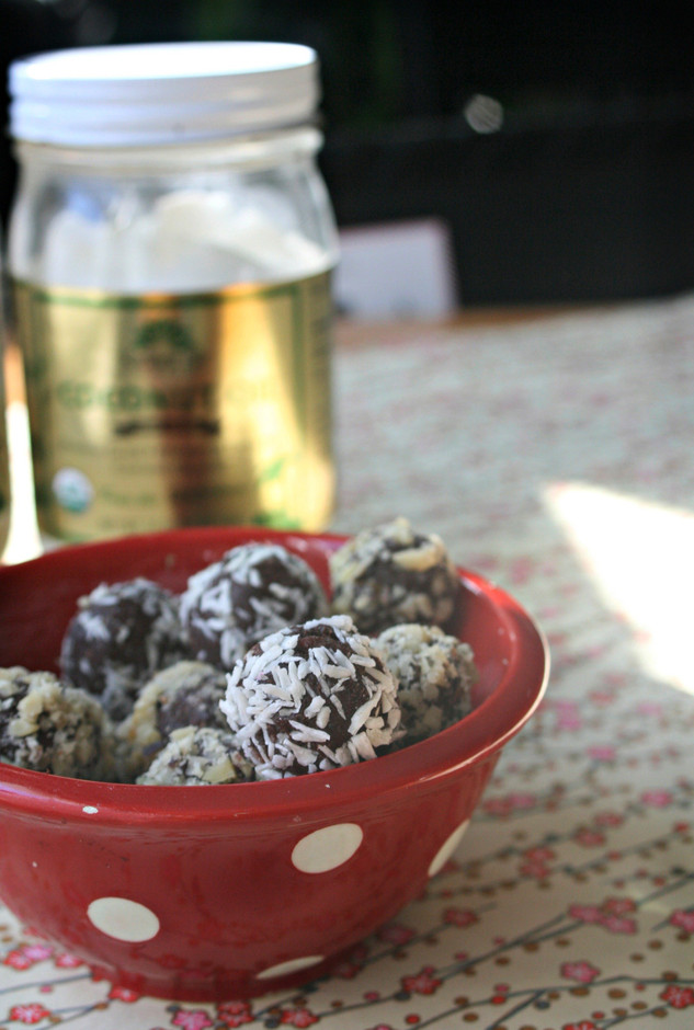 No-Bake Coconut Oil Chocolate Drops