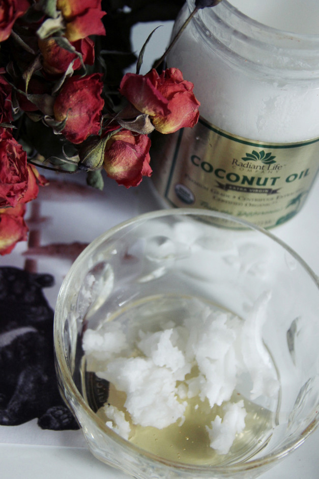 Homemade Coconut Oil and Manuka Honey Hair Mask Recipe