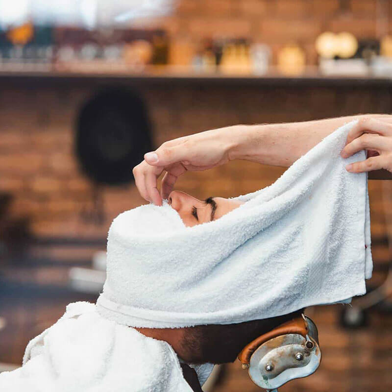 Modern Barbering: The Fusion of Classic Techniques with Contemporary Styles