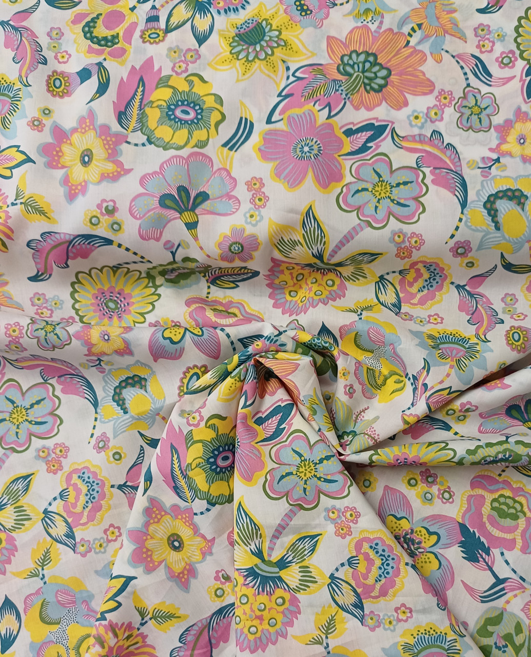 last of the roll of this  beautiful quality Liberty Tana Lawn, Lovely bright colours for spring and summer, 100% cotton tana lawn, 138 cm wide x 2.65 m, Ideal for dresses, shirts blouses and more, Wash at 30 degrees last of the roll of this  beautiful quality Liberty Tana Lawn, Lovely bright colours for spring and summer, 100% cotton tana lawn, 138 cm wide x 2.65 m, Ideal for dresses, shirts blouses and more, Wash at 30 degrees