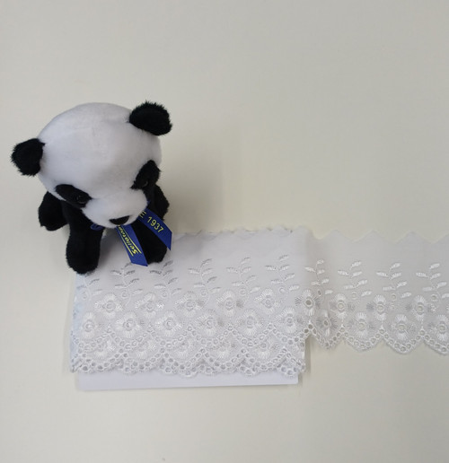 A lovely end of roll piece of broderie anglaise, 6cm x  2.7 metres, 100% cotton, Wash at 30 degrees