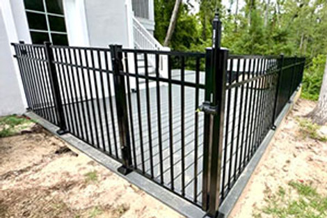 Big Box Store vs. Contractor Grade Aluminum Fences: What’s the Difference?