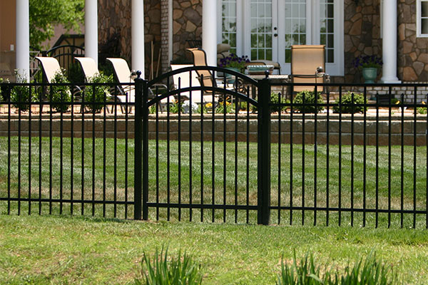 Smooth Spear Point Top Aluminum Single Gates