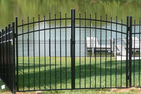 Staggered Spear Point Top Aluminum Double Gates