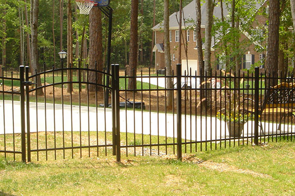 Staggered Spear Point Top Aluminum Walkway Gates