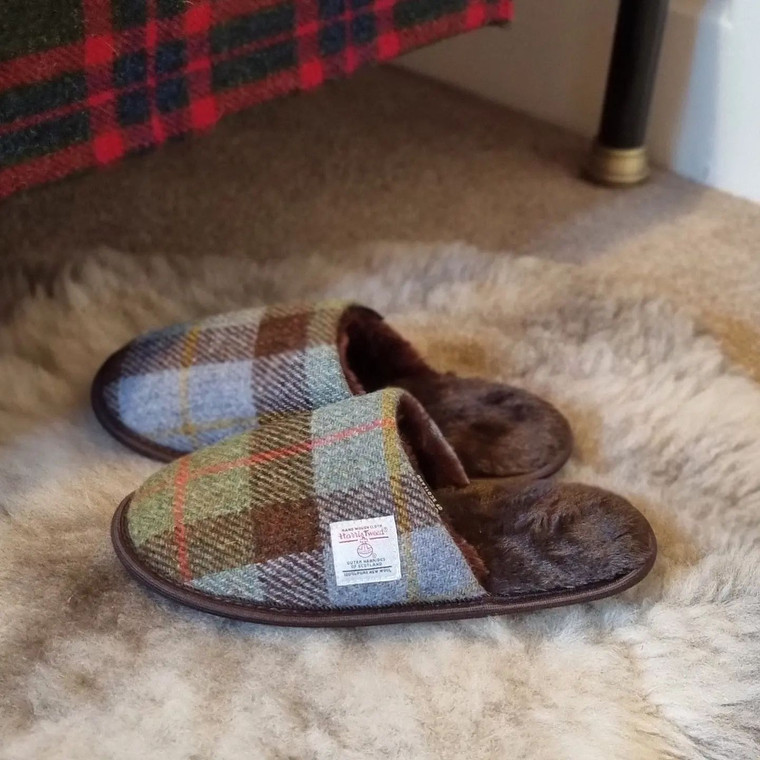 naturpark hage Shipwreck Harris Tweed Slippers in MacLeod Tartan | Scottish Lion