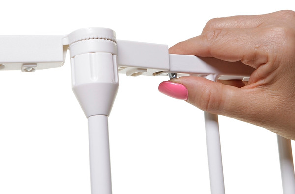 Dreambaby L2022 Newport Adapta Gate, Metal, White, 29 in H Dimensions, Automatic Lock [SKU: ORG3487808]