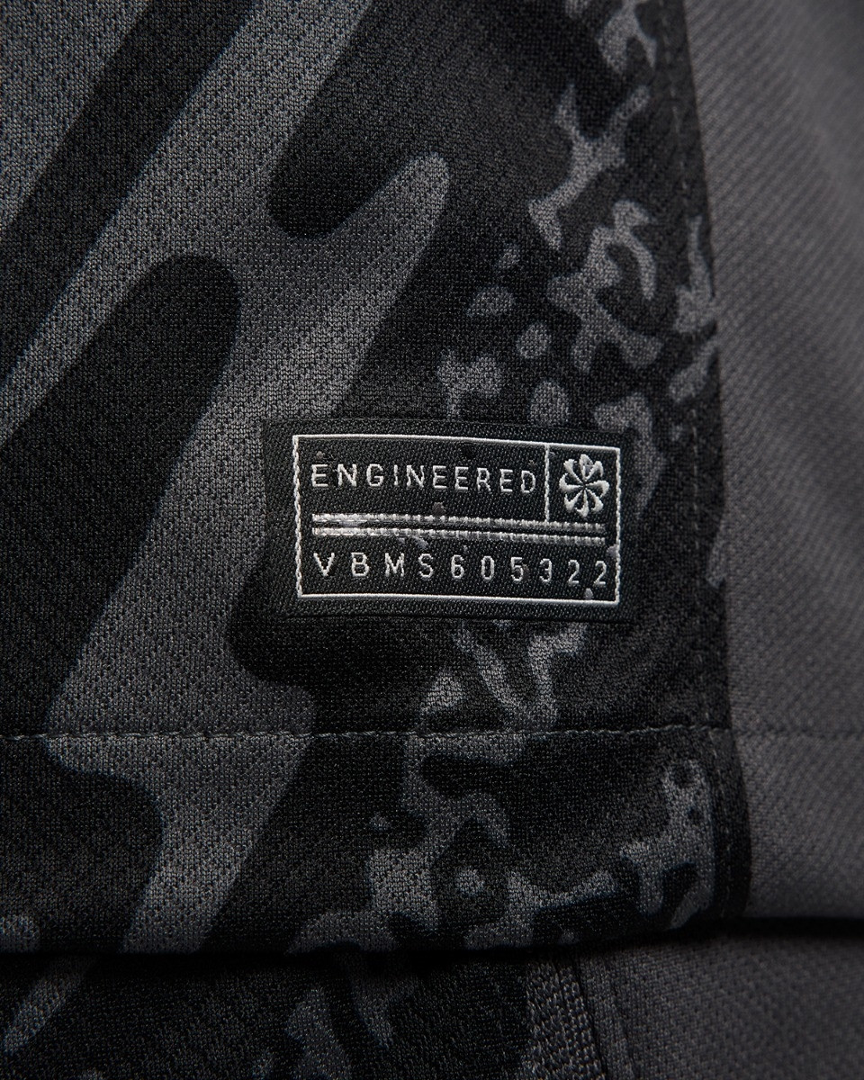 Liverpool 24/25 Men's Home Goalkeeper Shirt