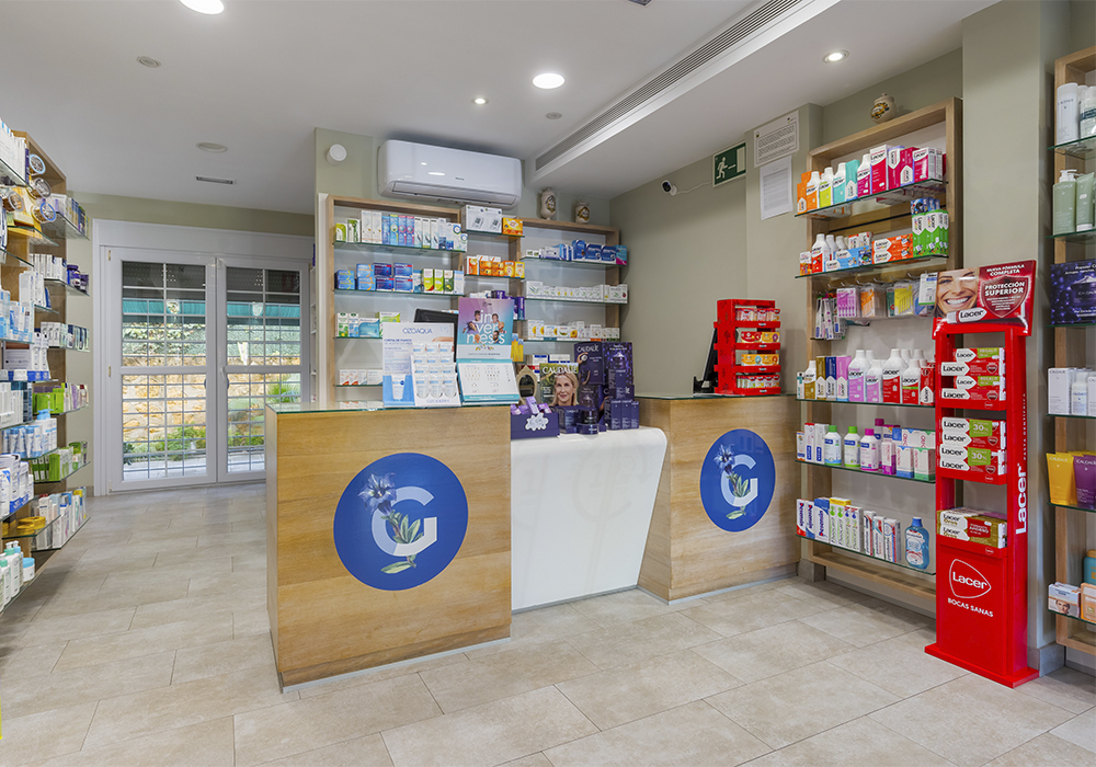 Mostradores de la Farmacia Genciana 33, en Dos Hermanas, Sevilla