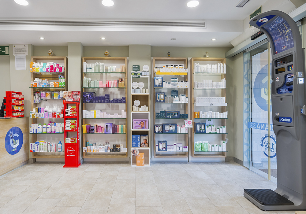 Interior de Farmacia Genciana 33, en Dos Hermanas, Sevilla