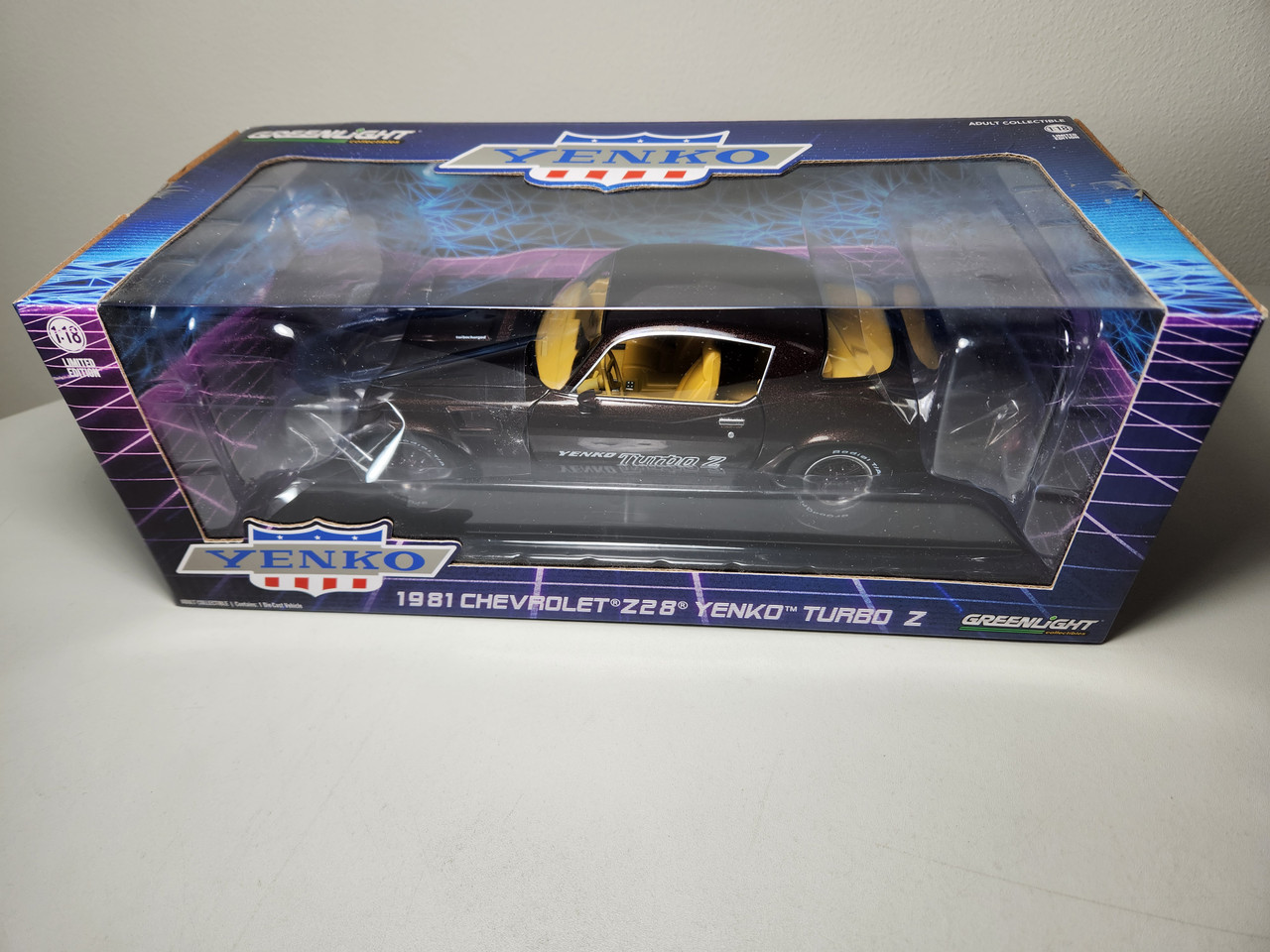 1/18 シボレーZ28ターボZ 1:18 1981 Chevrolet Z/28 Yenko Turbo Z Camaro - Turbo Brown - Town
