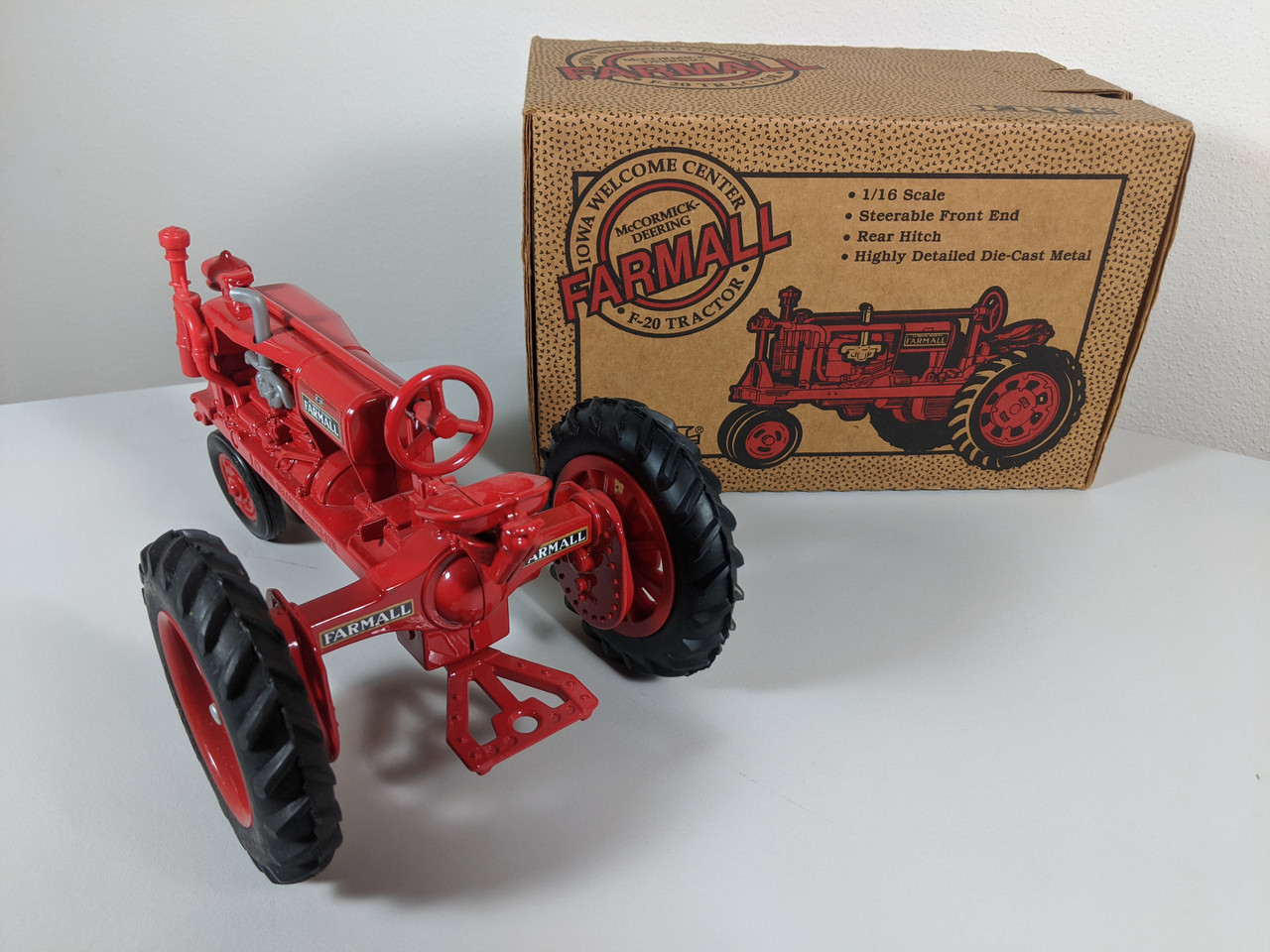 1:16 Farmall F-20, Red, Iowa Welcome Center, Collector Edition by