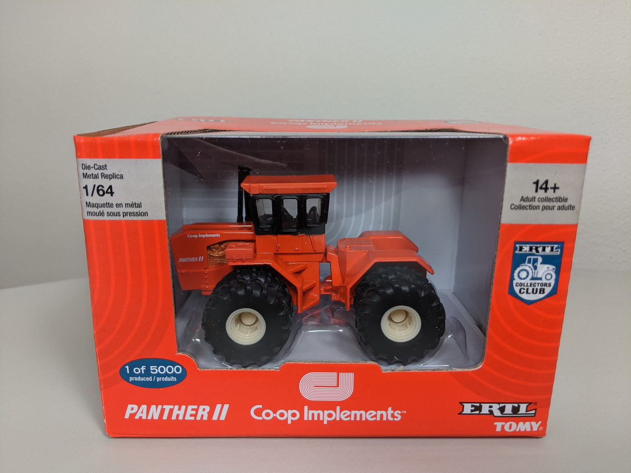 1:64 Panther II Co-Op Implements 4WD tractor with dual wheels by