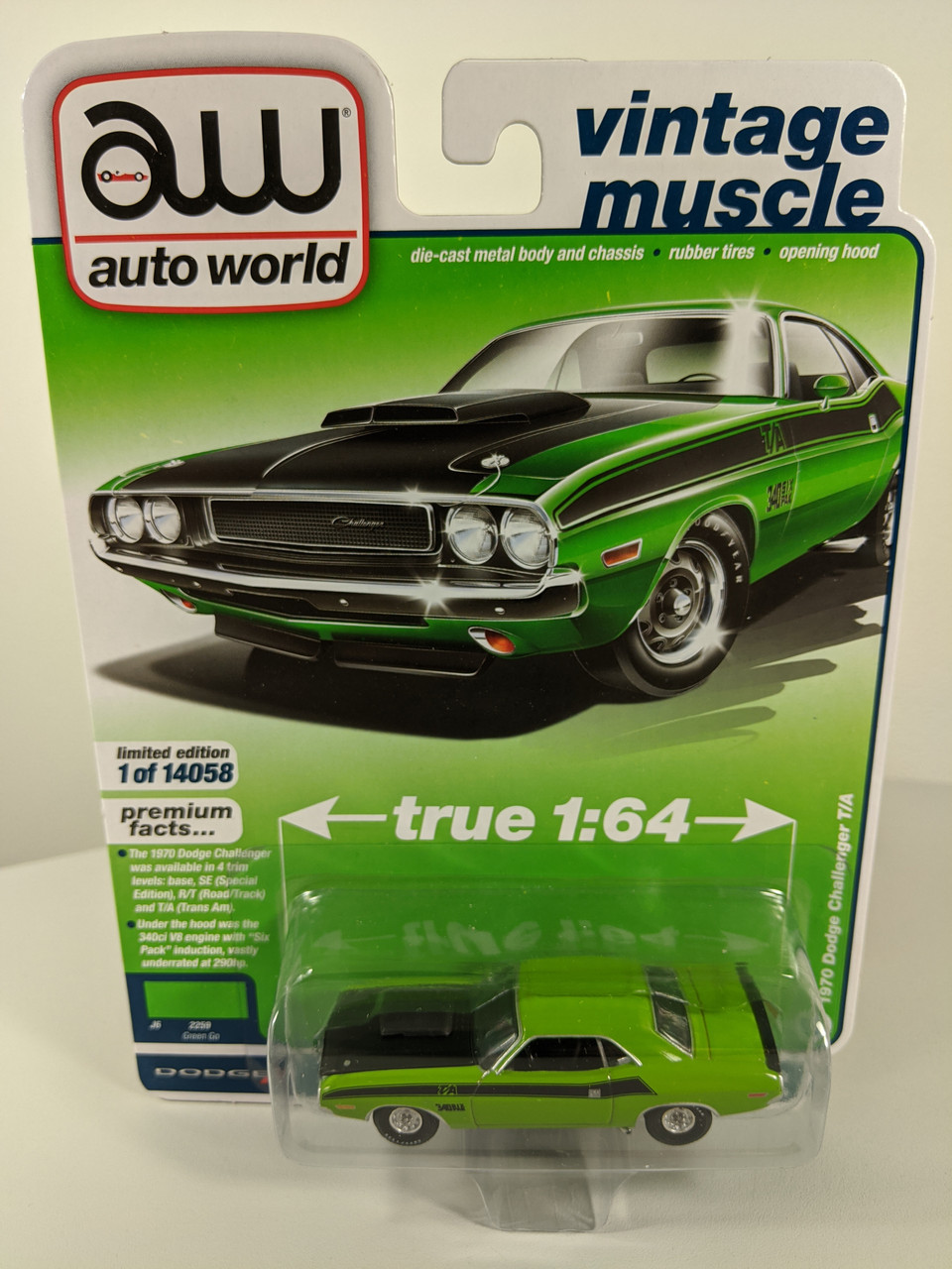 AUTO WORLD R28 Class of '70 Dodge Challenger T/A Lime Green 