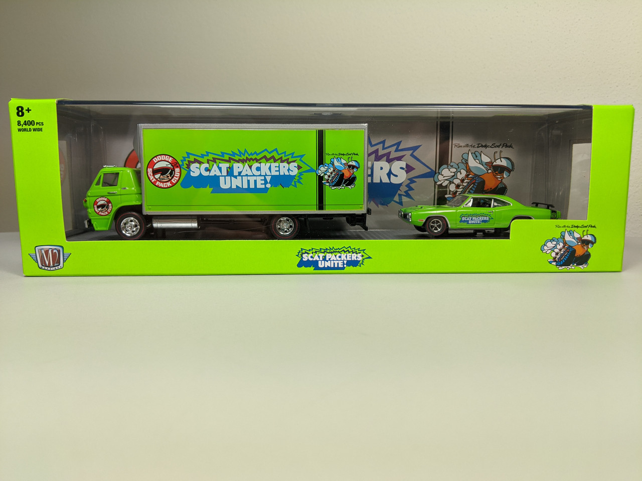 1:64 1970 Dodge L600 & 1970 Dodge Super Bee Scat Pack Club Auto