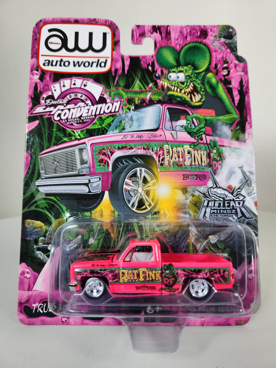 1:64 Chevrolet Silverado, Lowrider, Pink, Rat Fink, Las Vegas NV Diecast  Super Con 2023 Exclusive by Auto World