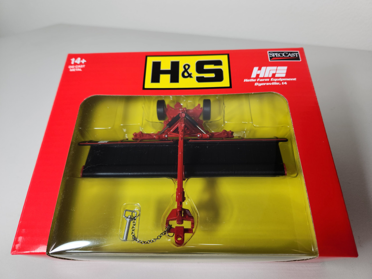 1:64 H&S Twin Flex Merger, Helle Farm Equipment Exclusive by Spec