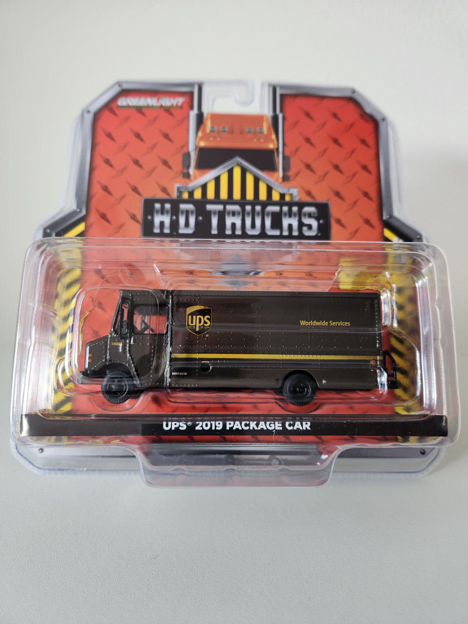 1:64 HD Trucks Series 17 2019 Package Car - United Parcel Service (UPS)