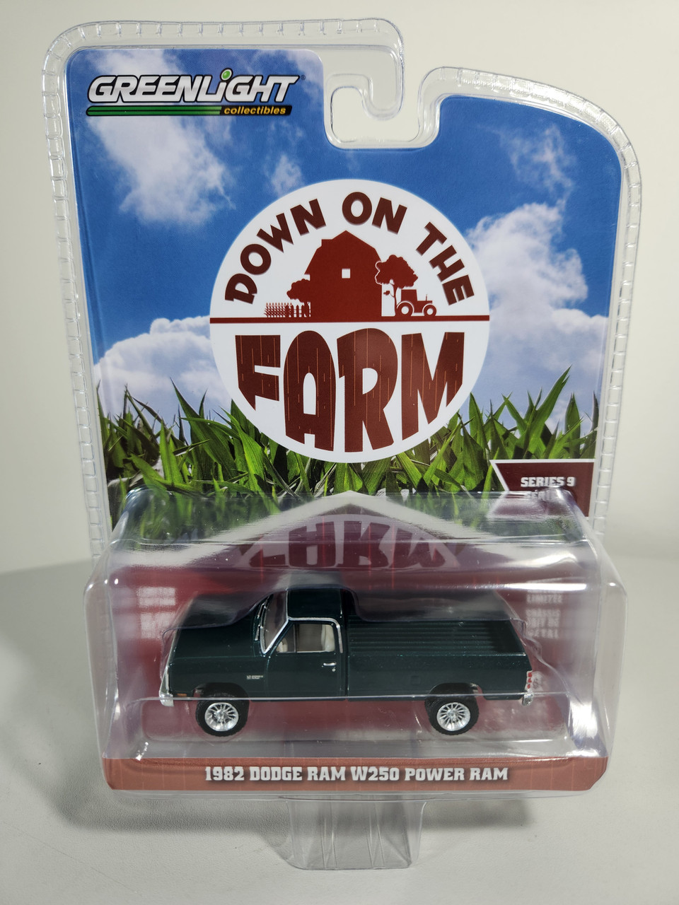 1:64 Down on the Farm Series 9 - 1982 Dodge Ram W250 Power Ram