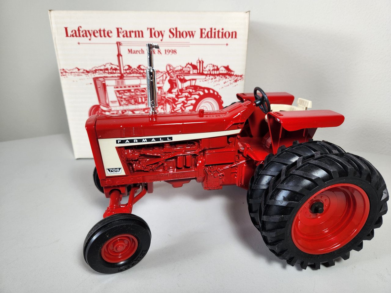 1:16 Farmall 706 Diesel Tractor, 1998 Lafayette Farm Toy Show