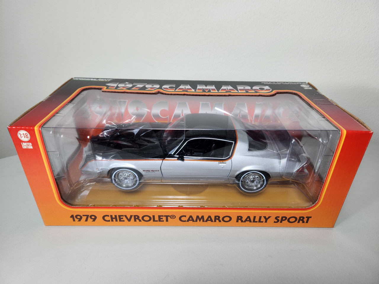 1:18 1979 Chevrolet Camaro Rally Sport - Silver and Black