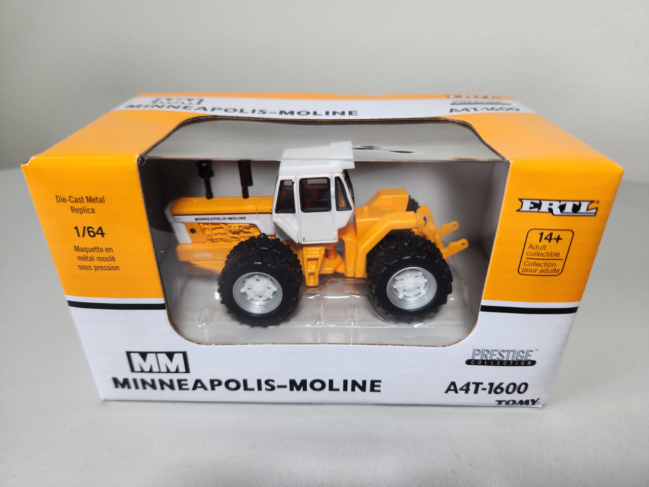 1:64 Minneapolis Moline A4T-1600 with Duals Prestige Collection by