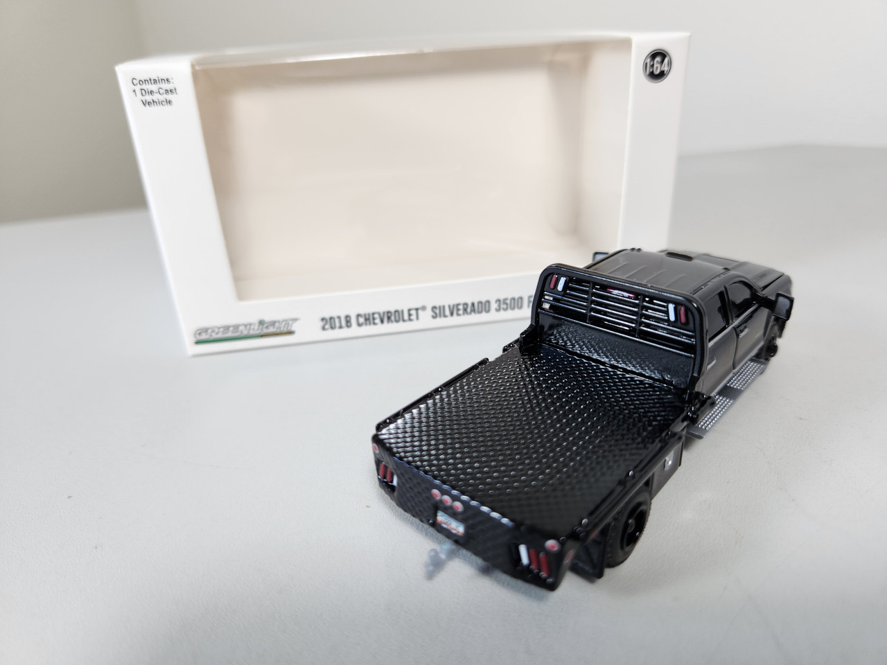 1:64 2018 Chevrolet Silverado 3500 Flat Bed Dually - Black
