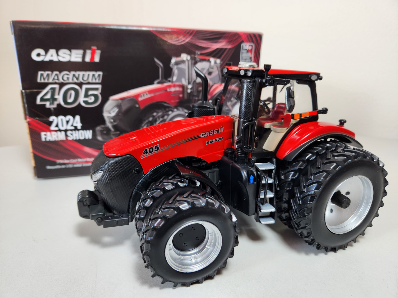 ERTL プレシジョンシリーズ　ファーモール　M ERTL 1:16 Farmall Super M Narrow Front with FFA Logo Toy