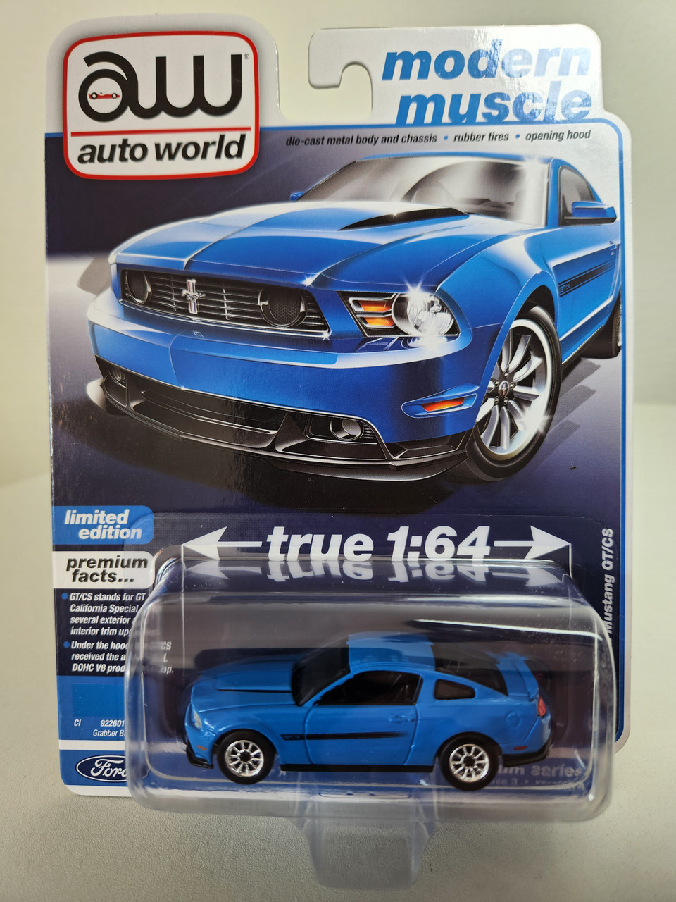 1:64 2012 Ford Mustang GT/CS, Grabber Blue by Auto World - Town
