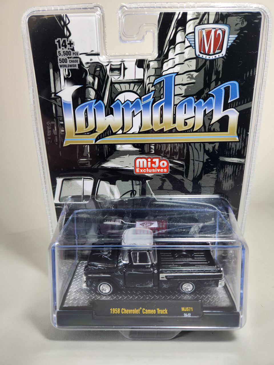 【在庫一掃】 1958 1:64 Chevrolet M&J Black, Lowriders, Pickup, Cameo ミニカー