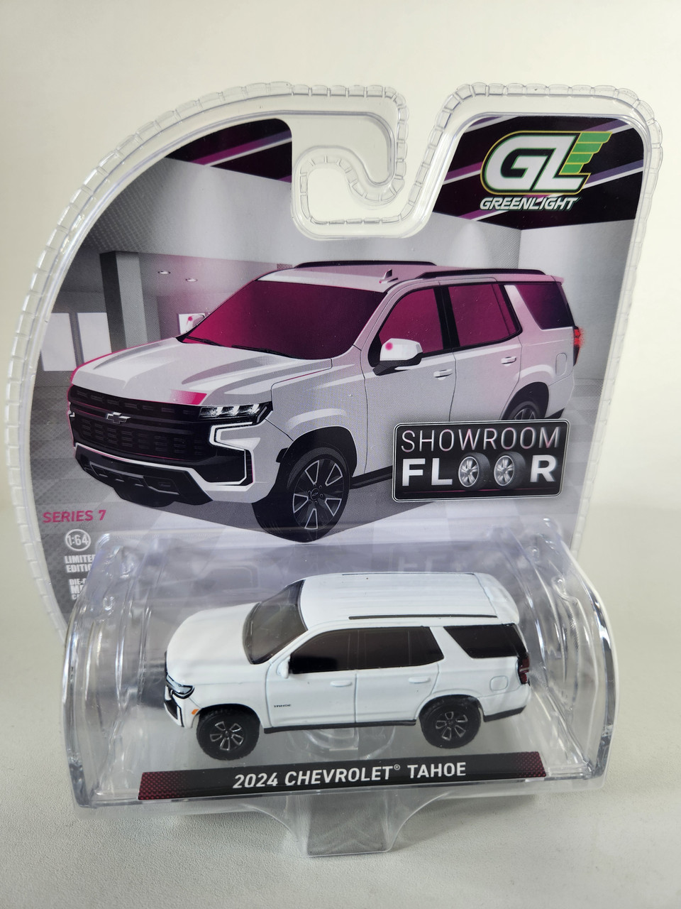 1:64 Showroom Floor Series 7 - 2024 Chevrolet Tahoe - Summit White