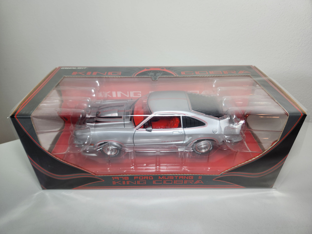 1:18 1978 Ford Mustang II King Cobra - Silver Metallic with Red