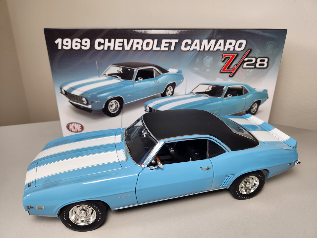 1:18 1969 Chevrolet Camaro Z/28 Blue with White Stripes and Black