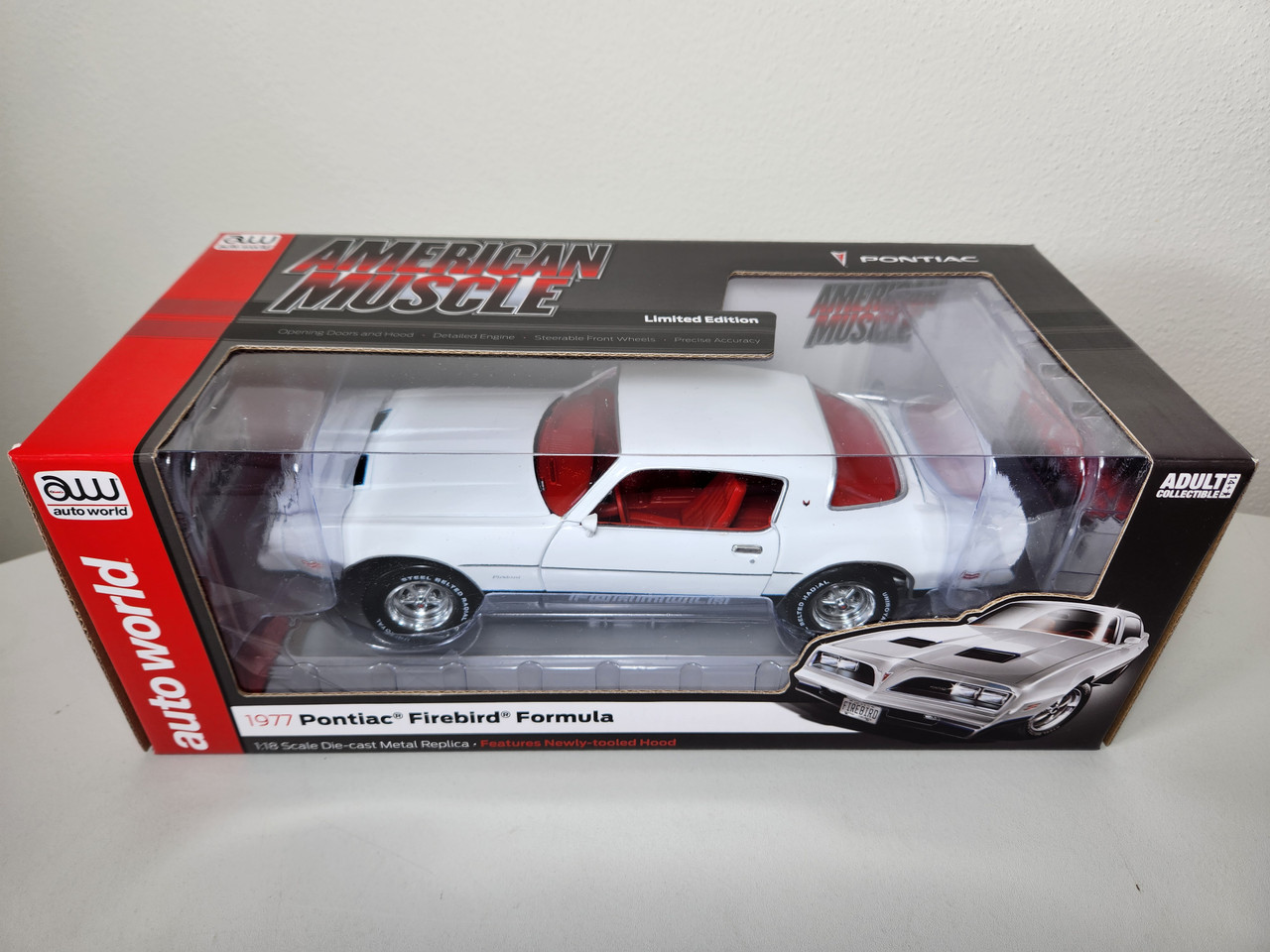 1:18 1977 Pontiac Firebird Formula, Gloss White by Auto World