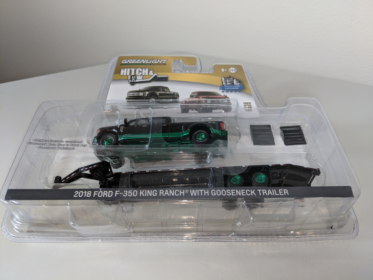 1:64 Hitch & Tow 2018 Ford F-350 King Ranch Dually PKUP
