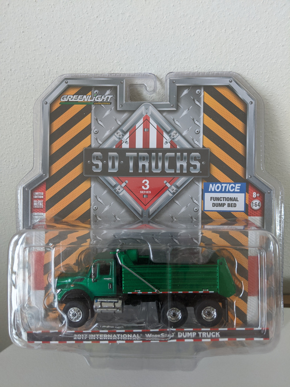 1:64 S.D. Trucks Series 3 - 2017 International WorkStar Construction Dump  Truck - Green Machine