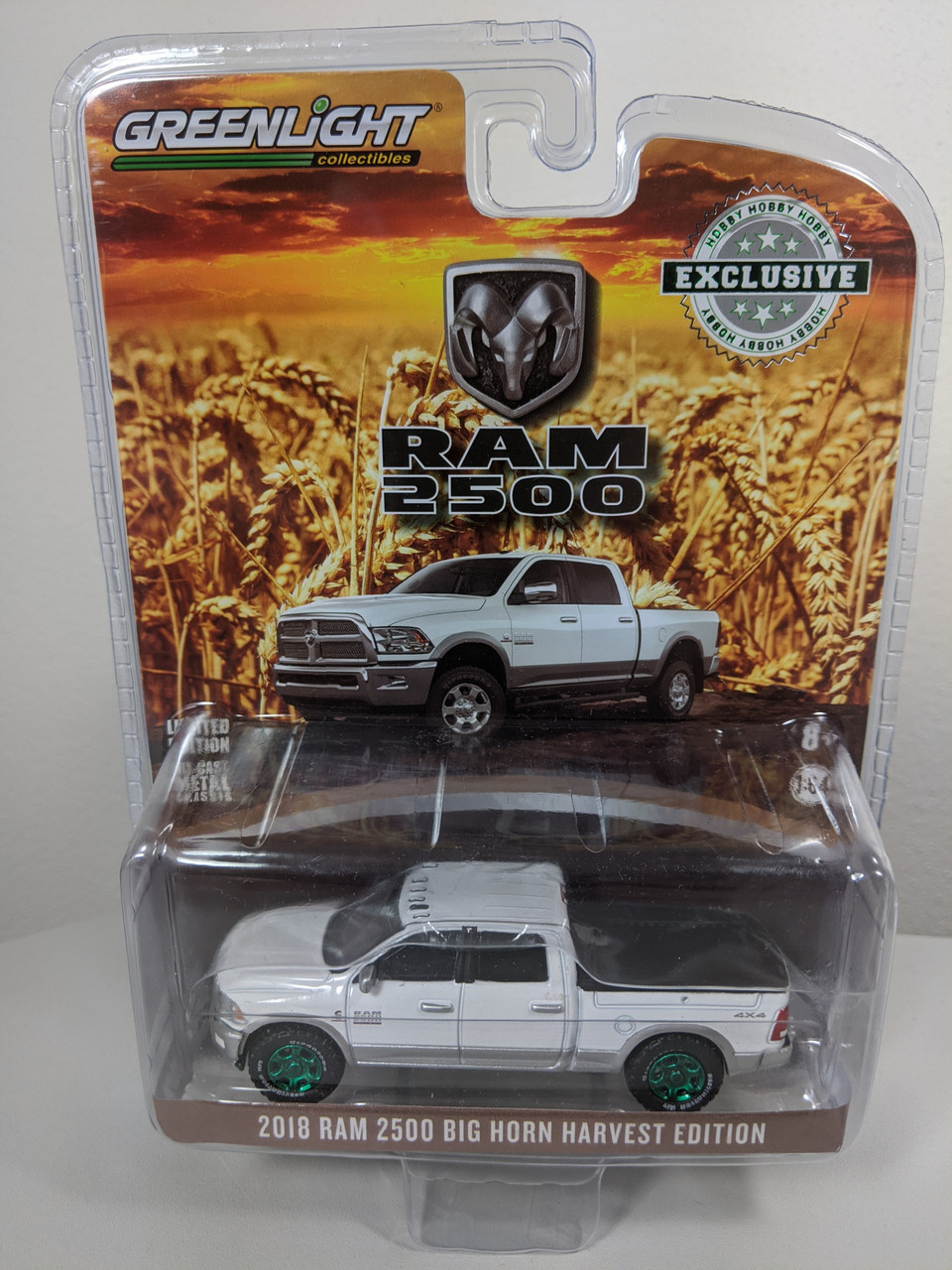 1:64 2018 Ram 2500 Big Horn Harvest Edition Bright White and Bright Silver (Hobby Exclusive) Green Machine