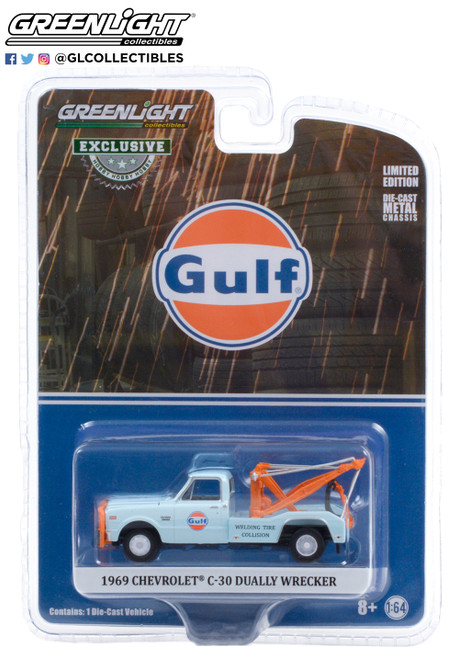 1:64 1969 Chevrolet C-30 Dually Wrecker - Gulf Oil 'Welding Tire Collision' (Hobby Exclusive)