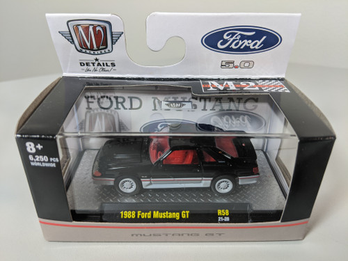 1:64 1990 Ford C-8000 & 1988 Fox Body Ford Mustang GT Ford 