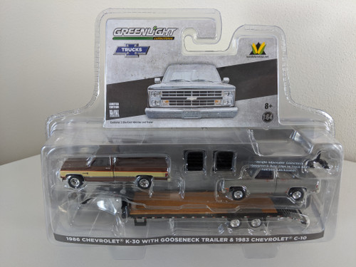 1:64 1986 Chevrolet K-30 Square Body, Black with Red